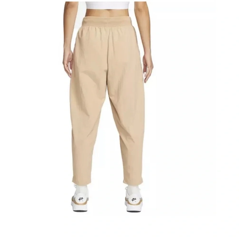 Nike Women's Sportswear Essential Woven High-waisted Winter Pants Size Large